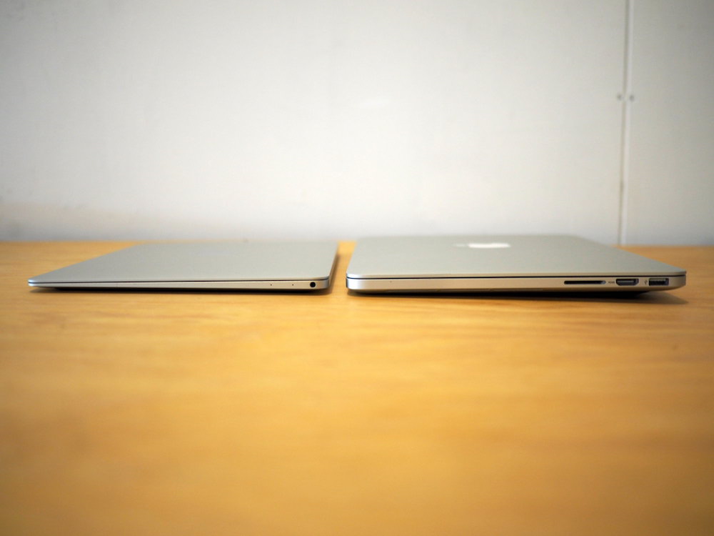 MacBookとMacBookProの厚さの比較